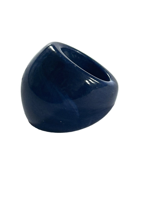 Navy Plastic Ring – Vintage 1960s Statement Piece.