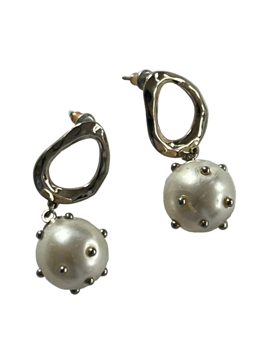 Pearl Drop Earrings with Vintage Detailing