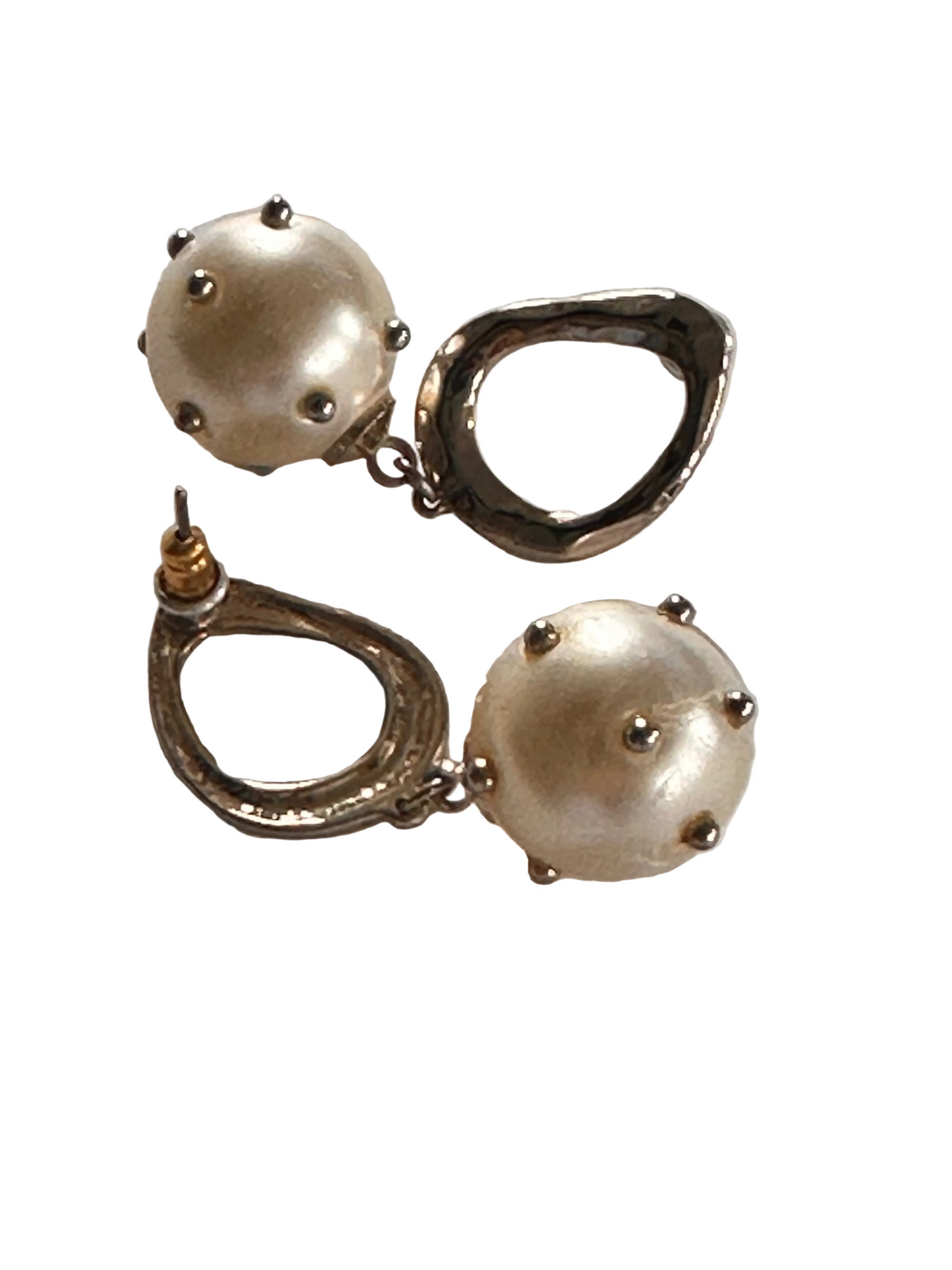 Pearl Drop Earrings with Vintage Detailing