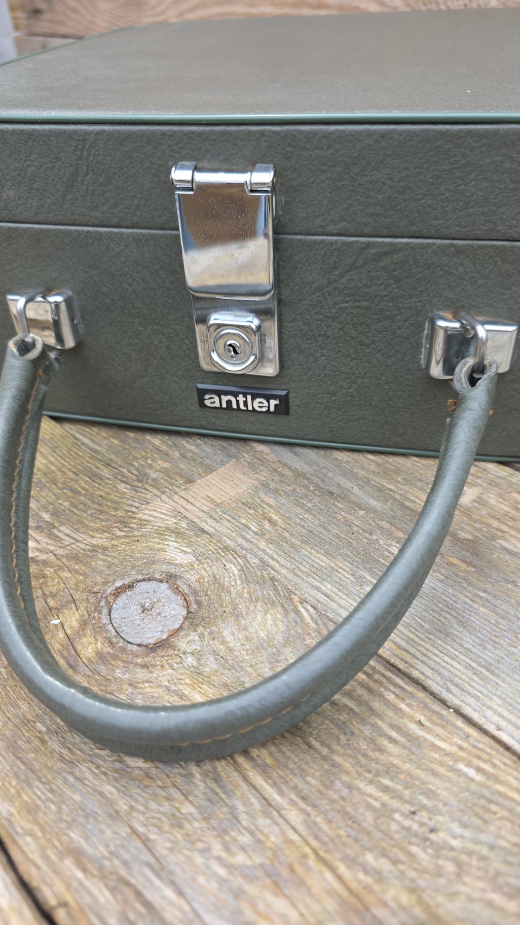 RIS Vintage Antler dark olive green 2