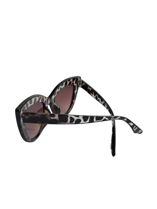 Cat-Eye Sunglasses – Pattern Frame