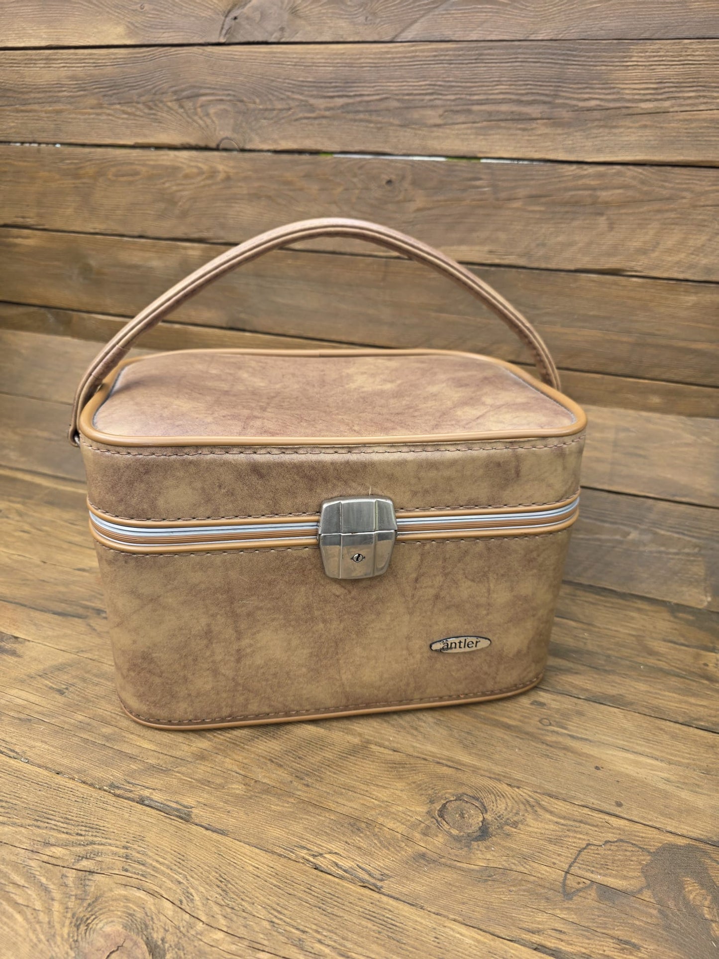 The Antler Tan Vodka Case, Blue Insert - The Founder's Collection