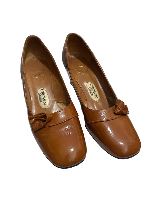 Late 1970s Vintage Lotus Crown Collection Brown Leather Court Shoes Made in England
