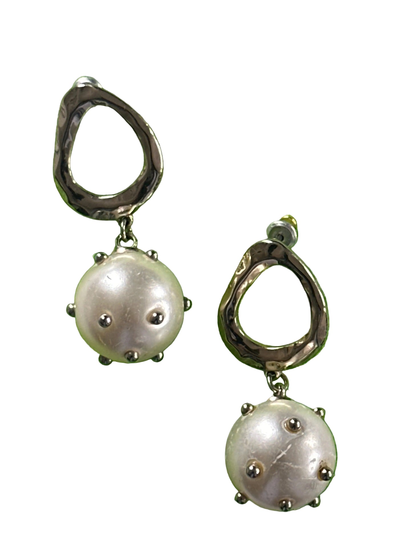 Pearl Drop Earrings with Vintage Detailing