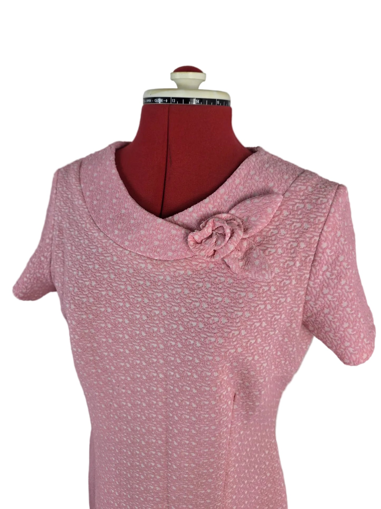 1960s Mod Shift Dress – Pink Textured Rosette Detail