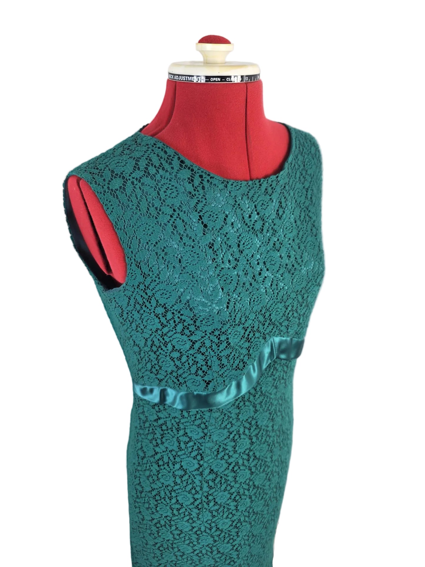 Vintage Style 1960s Emerald Lace Dress GEMAS