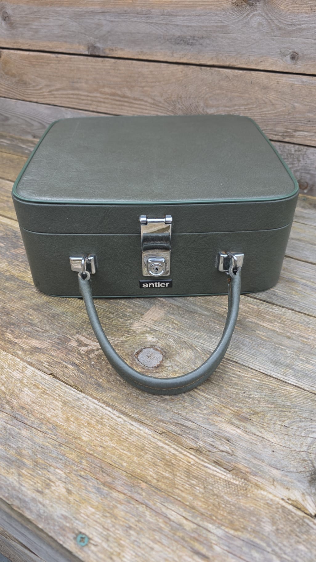 RIS Vintage Antler dark olive green 2