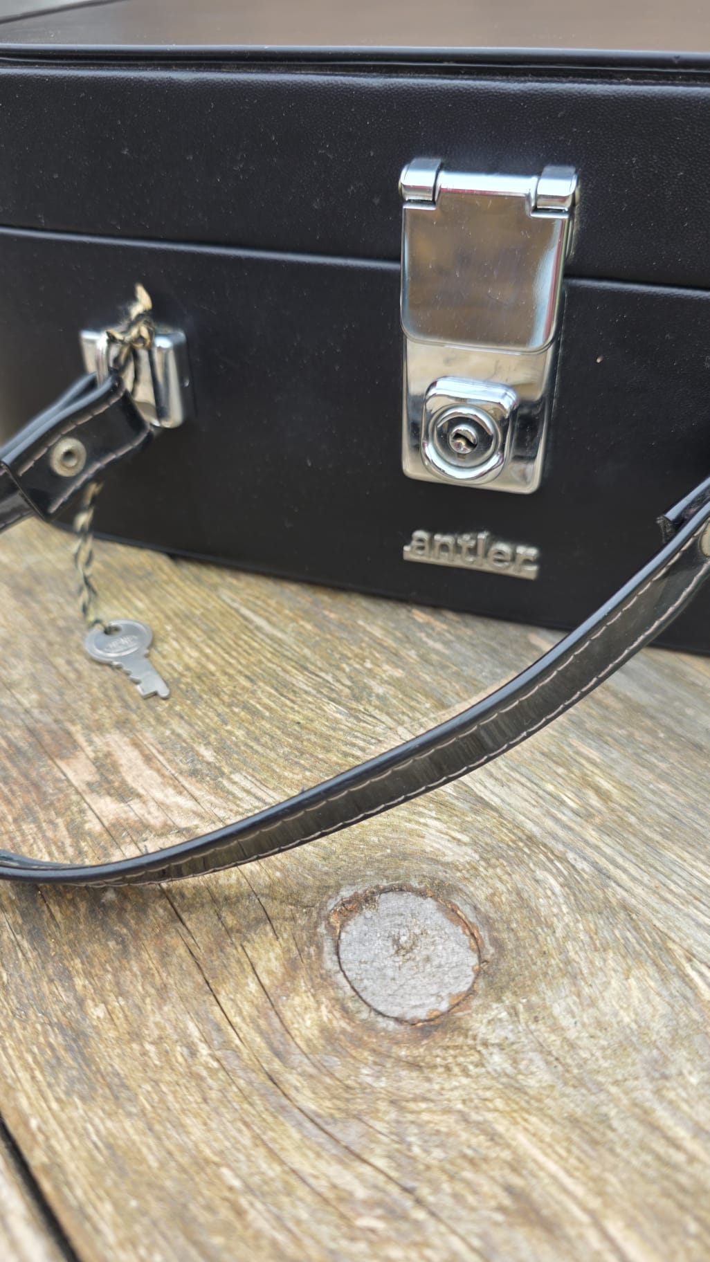 RIS Vintage Antler black 2