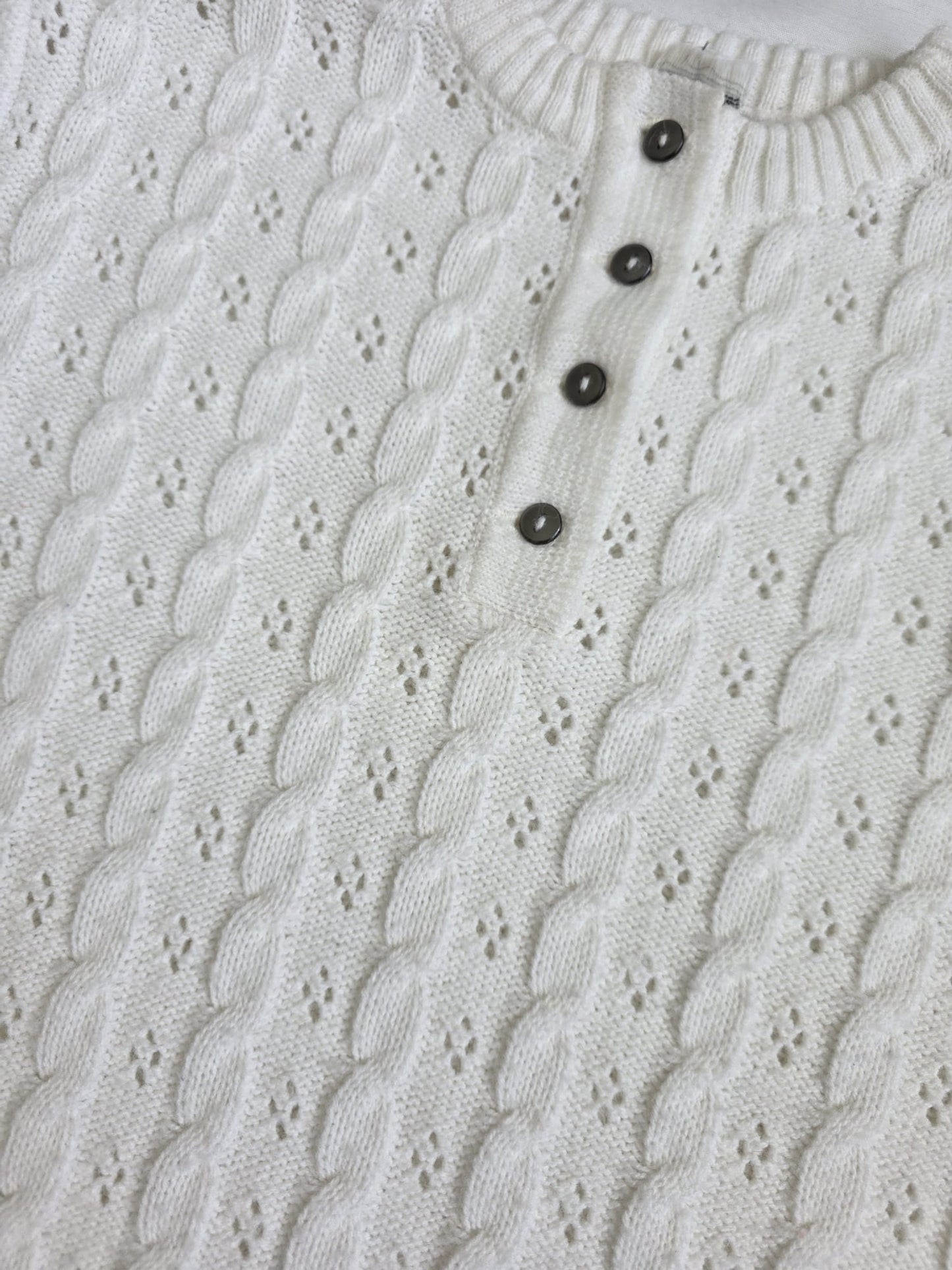 Late 1980s–Early 1990s Cream Cable Knit Short Sleeve Sweater