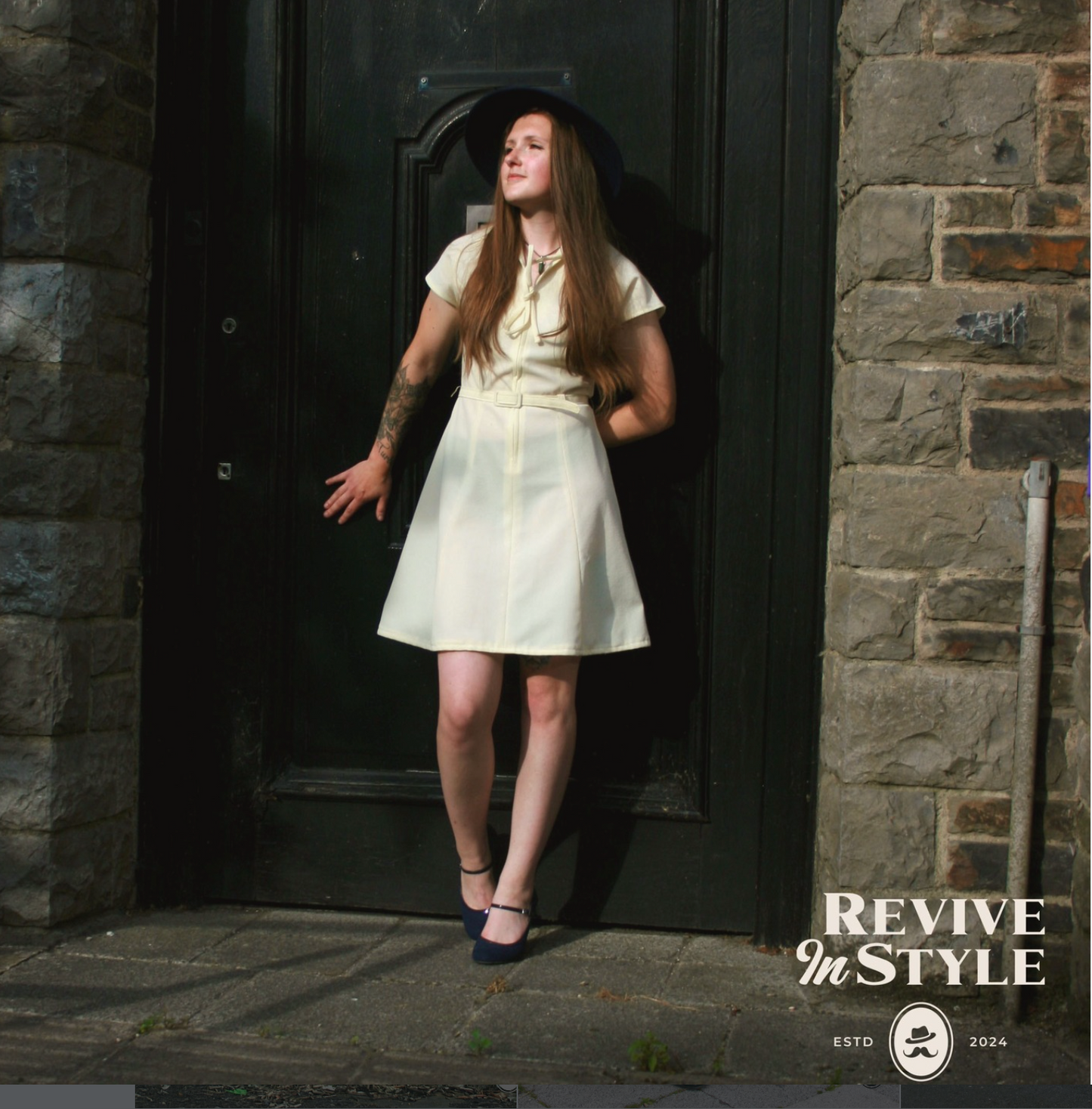 Late 1960s Cream Mod Mini Dress with Bow Neck & Belt Laurie Denton